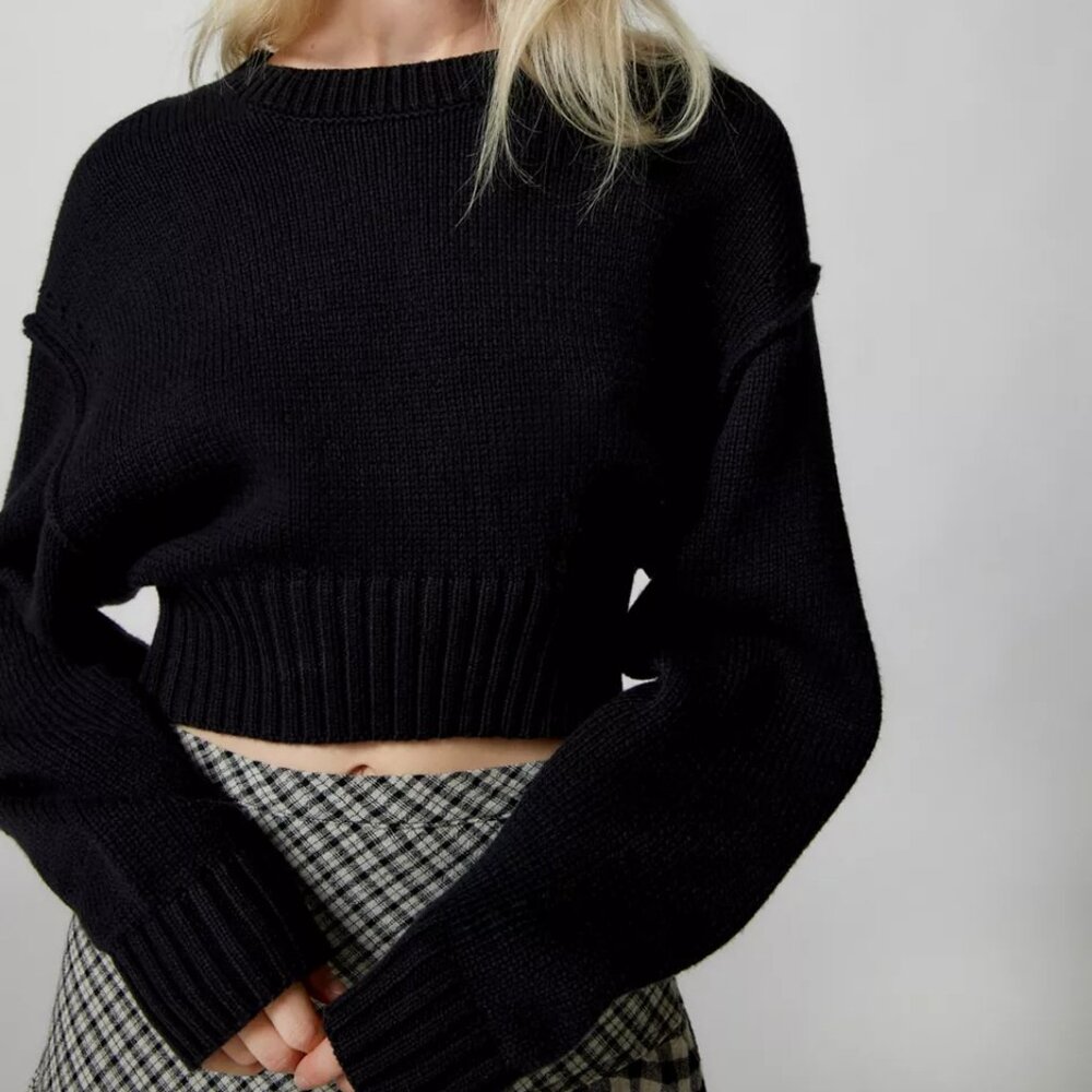 🆕 Urban Outfitters Aiden Chunky Knit Cropped Black Sweater
